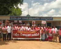 ప్రజావాణి కేంద్రాల్లో బీఆర్‌ఎస్‌ నిరసన