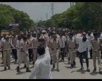 కేసీఆర్ ఫామ్‌హౌస్‌పై కాంగ్రెస్ దండు