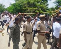 మాజీ ముఖ్యమంత్రి కెసిఆర్ ఫామ్ హౌస్ చుట్టూ హై టెన్షన్