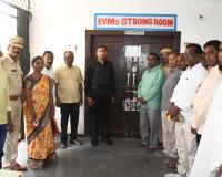 ఈవి ఏం వివి ప్యాట్ లను భద్రంగా ఉంచాలి : కలెక్టర్ రాజర్షి షా 