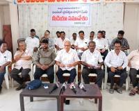 జలదోపిడీని అడ్డుకునేందుకు పార్టీలకు అతీతంగా పోరాడాలి.