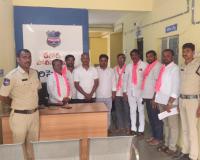 అసెంబ్లీ ముట్టడికి వెళ్తున్న సర్పంచ్ ల అరెస్ట్