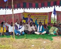 బాధిత కుటుంబాలకు న్యాయం చేయాలని డిమాండ్ 