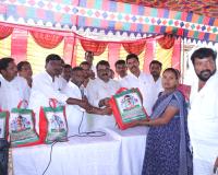 గర్భిణీలకు రాజన్న ఫౌండేషన్ అండ