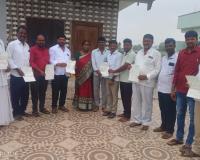 సీఎంఆర్‌ఎఫ్ చెక్కుల పంపిణీ