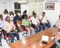 విమానాశ్రయ నిర్మాణ ప్రక్రియను వేగవంతం చేయాలి.