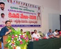 కిసాన్ మేళాలో కలెక్టర్ హేమంత్ కేశవ్ పాటిల్ సూచనలు