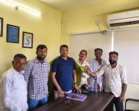 టోల్ ప్లాజా ప్రాజెక్ట్ మేనేజర్‌ను సన్మానించిన గొంగ్లూర్ గ్రామస్తులు