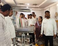 రిమ్స్‌ NICU ఘటన స్థలాన్ని పరిశీలించిన జిల్లా కాంగ్రెస్ అధ్యక్షులు . నరేష్ జాదవ్, మార్కెట్ కమిటీ చైర్మన్ బోరంచు శ్రీకాంత్ రెడ్డి 