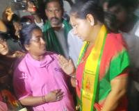 ఆదిలాబాద్ రిమ్స్‌ ఆస్పత్రిని సందర్శించిన  టీ ఆర్ ఎస్ అధ్యక్షురాలు కల్వకుంట్ల కవిత 