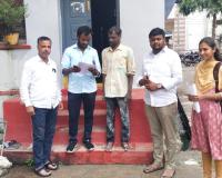 చేయూత పింఛన్ల లబ్ధిదారుల దరఖాస్తుల పరిశీలన.