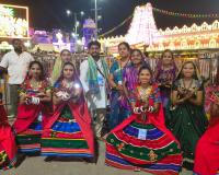 తిరుమలలో మఖ్తల్ ప్రభుత్వ డిగ్రీ కళాశాల విద్యార్థినిల నృత్య ప్రదర్శన