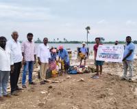 గిద్ద చెరువులో స్వచ్ఛత కార్యక్రమం