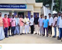 శ్మశాన వాటికలో మురుగునీటి సమస్య పరిష్కరించాలి