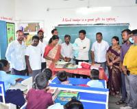 ప్రభుత్వ పాఠశాలలను ఆకస్మిక తనిఖీ చేసిన ఎమ్మెల్యే మనోహర్ రెడ్డి.