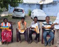 విజయదశమి సందర్భంగా పారిశుద్ధ్య కార్మికులకు నూతన వస్త్రాల పంపిణీ