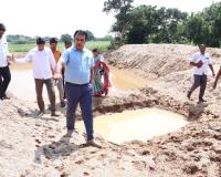 ఫార్మ్ పాండ్స్ నిర్మాణంతో రైతులకు బహుళ ప్రయోజనాలు -- జిల్లా కలెక్టర్ సందీప్ కుమార్ ఝా