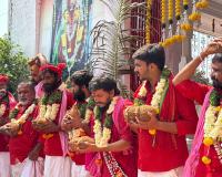 పౌర దేవి మాలవిరమణకు బయలుదేరిన దీక్ష మహారాజ్ లు 
