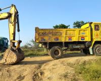 యథేచ్ఛగా మట్టి / మొరం మాఫియా దందా