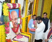బాపూఘాట్‌లో గాంధీజీకి ఘన నివాళులు 