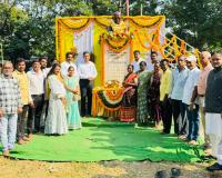 గాంధీ జయంతి వేడుకల్లో పాల్గొని మహాత్ముడికి నివాళులు