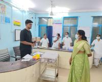 మున్సిపల్ చైర్ పర్సన్ అర్ధరాత్రి ఎం సి హెచ్, జిల్లా ఆసుపత్రిల ఆకస్మిక తనిఖీ.
