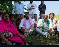 ఎండిన పంటలను పరిశీలించిన బి.ఆర్.ఎస్ నాయకులు మోరల్ శ్రీనివాసరావు.
