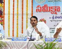 గుడిసెలు లేని రాష్ట్రంగా తెలంగాణను తీర్చిదిద్దుతాం