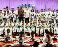 క్రీడాకారులు ప్రతిభ చూపి రాష్ట్రానికి పేరుతేవాలి.