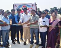 కాఫెడ్ గ్రౌండ్లో  ప్రీమియర్ లీగ్ సీజన్ 03 ప్రారంభించిన వెంకటాపురం సీఐ ముత్యం రమేష్ 