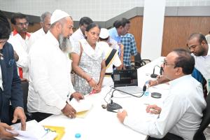 అర్జీదారులు సంతృప్తి చెందేలా నాణ్యమైన పరిష్కారం చూపాలి : కలెక్టర్ డా. శ్రీధర్ చెరుకూరి