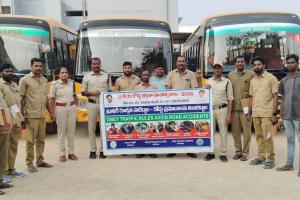 నిబంధనలు పాటించకపోతే చర్యలు తప్పవు  -స్కూల్ బస్సుల తనిఖీలో రవాణా అధికారులు 