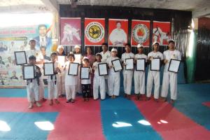 లిమ్కా బుక్ ఆఫ్ రికార్డు సాధించిన బోధన్ కరాటే విద్యార్థులు...