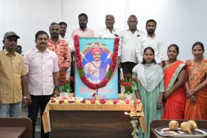 వడ్డె ఓబన్న జయంతి వేడుకలు  బిసి వెల్ఫేర్ అధికారి మాధవ రెడ్డి