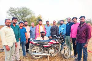 బీఎస్ఎఫ్ జవాన్ గణేష్ కు తోటి మిత్రుల సన్మానం