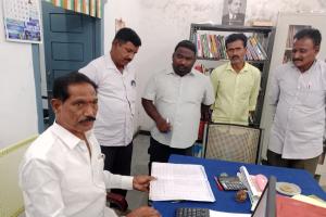 గ్రంథాలయాన్ని సందర్శించిన చైర్మన్ అంతిరెడ్డి...