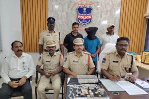 బంగారు దుకాణాల చోరీ కేసులో మరో వ్యక్తి అరెస్టు...