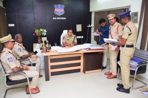 ముస్తాబాద్ పోలీస్ స్టేషన్ వార్షిక తనిఖీ చేసిన జిల్లా ఎస్పీ మహేష్ బి.గితే ఐపీఎస్