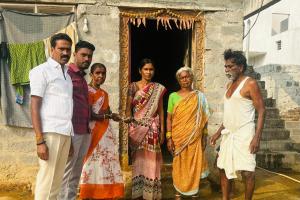 అనిల్ కుటుంబానికి ఆర్థిక సహాయం అందించిన దుబాయ్ కార్మికులు