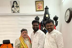 పొన్నం ప్రభాకర్ గౌడ్ ను మర్యాద పూర్వకంగా కలిసిన గూడుపల్లి పెంటా రెడ్