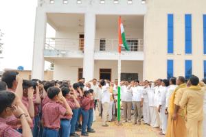 ఎమ్మెల్యే కార్యాలయంలో 77వ గణతంత్ర దినోత్సవం వేడుకలు  ఎమ్మెల్యే విజయుడు