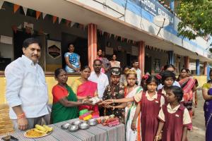 గుత్పాల మినీ గురుకులంలో గుత్పాల సర్పంచ్ పెందుర్ లక్ష్మీ భాయి, ఉప సర్పంచ్ రామా సురేష్ తో కలిసి గణతంత్ర దినోత్సవ వేడుకల్లో హాజరైన-----  బోథ్ నియోజకవర్గ కాంగ్రెస్ పార్టీ ఇంచార్జి ఆడే గజేందర్