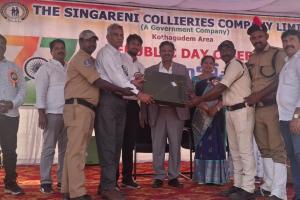 గణతంత్ర దినోత్సవ వేడుకల్లో శ్రీ సాయిరాం సెక్యూరిటీకి ఉత్తమ పనితీరు అవార్డు