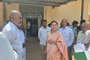 న్యాయస్థానం ముందు డీకే అరుణ 