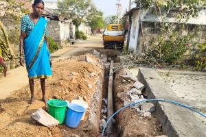 రాయికల్ ఇందిరానగర్‌లో  అస్తవ్యస్తమైన సీసీ రోడ్డు