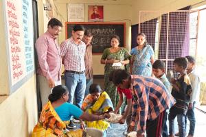 మెనూ ప్రకారమే మధ్యాహ్న భోజనం వండాలి –   జిల్లా విద్యాశాఖ కోఆర్డినేటర్లు యస్.కె.సైదులు, ఎన్.సతీష్ కుమార్