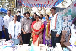 ఉచిత మెగా వైద్య శిబిరాన్ని ప్రారంభించిన  మంత్రి సీతక్క 