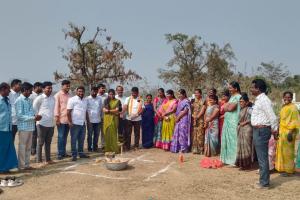 ఆరేపల్లి గ్రామంలో మహిళ సంఘం భవనానికి భూమి పూజ