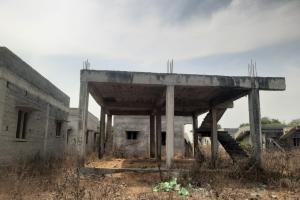 నిరుపయోగంగా డబుల్ బెడ్రూమ్ ఇళ్లు: పశువుల పాకలుగా మారిన వైనం!