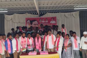 ఘనంగా కెసిఆర్ పుట్టినరోజు వేడుకలు నిర్వహించిన  అయిజ బిఆర్ఎస్ శ్రేణులు